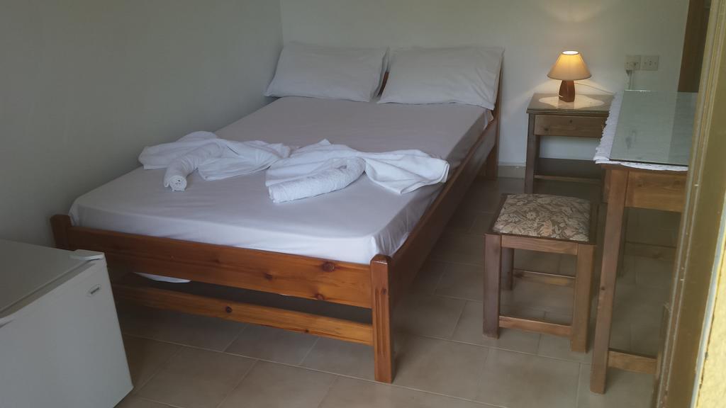 Rooms Leonidas Kissamos Bagian luar foto