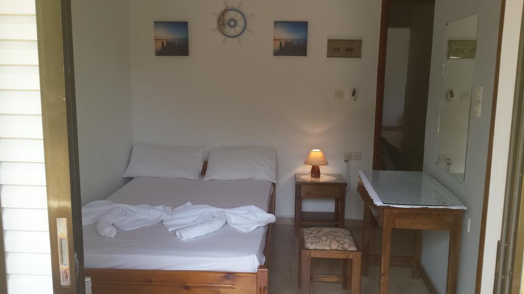 Rooms Leonidas Kissamos Bagian luar foto