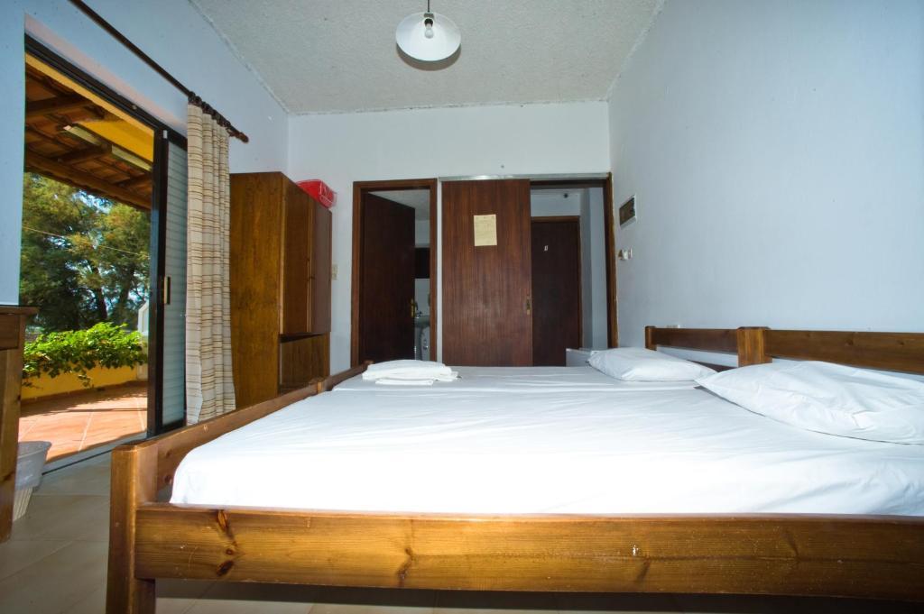 Rooms Leonidas Kissamos Bagian luar foto