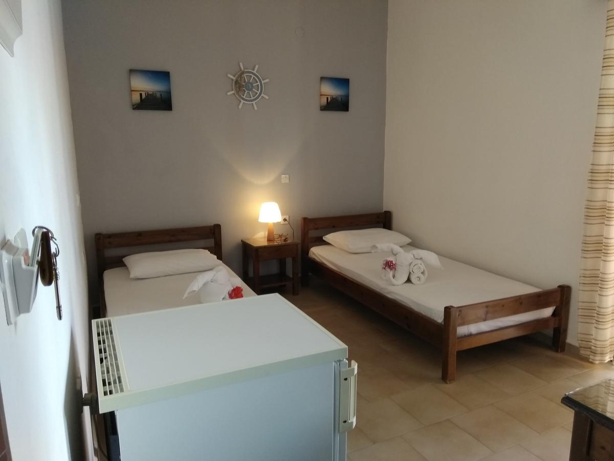 Rooms Leonidas Kissamos Bagian luar foto